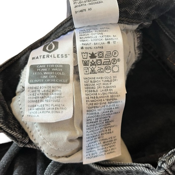 Levi's Premiums Washed Black Denim Wedgie Straight Jeans size 26 Distressed Hole - Picture 15 of 16